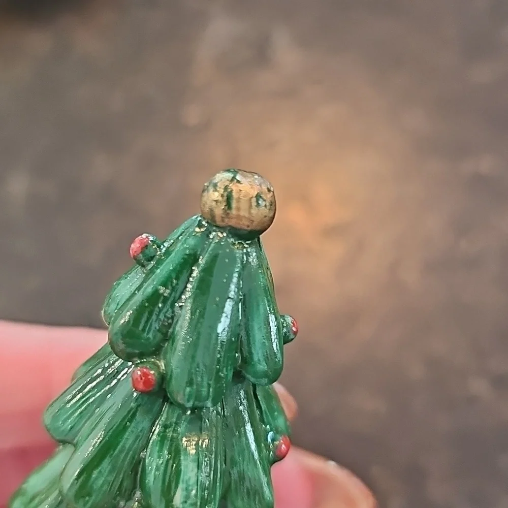 Resin Christmas threaded bottle stoppers - set of 4